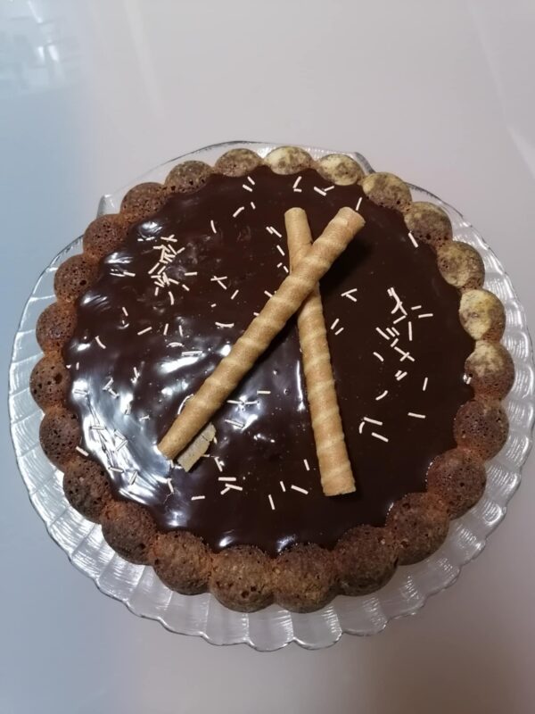 Bolo de cenoura com cobertura de chocolate